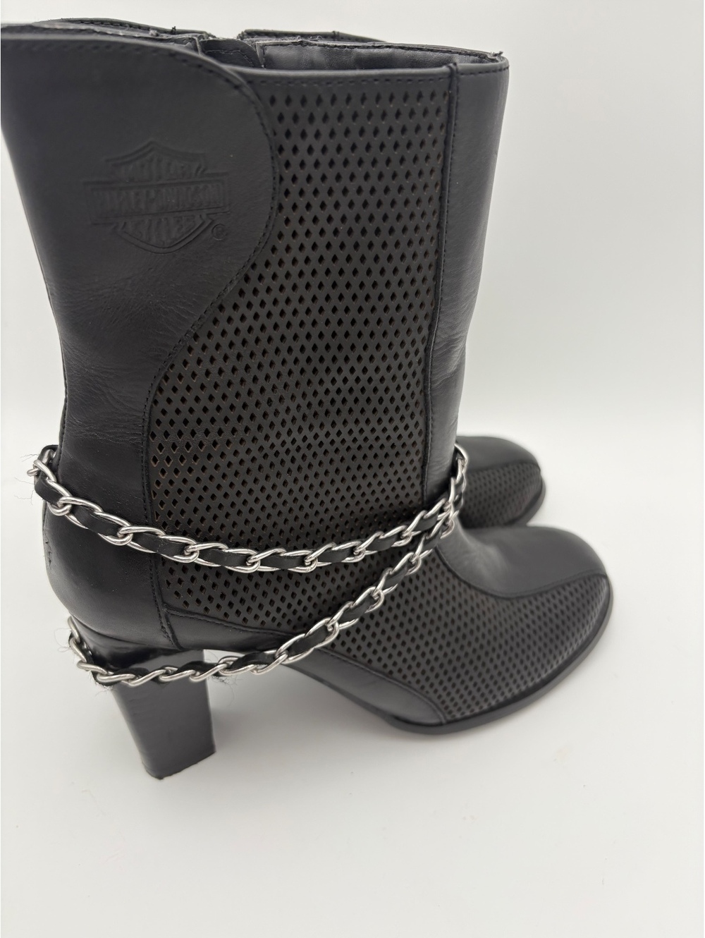 Harley-Davidson Claudia $140 Chain Zip Heel Biker Boots Size 7 1/2 Chain Detail - Picture 3 of 9